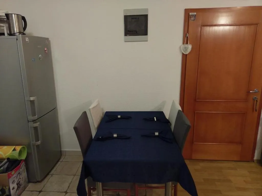 Apartman Zima Vrsi 0*,